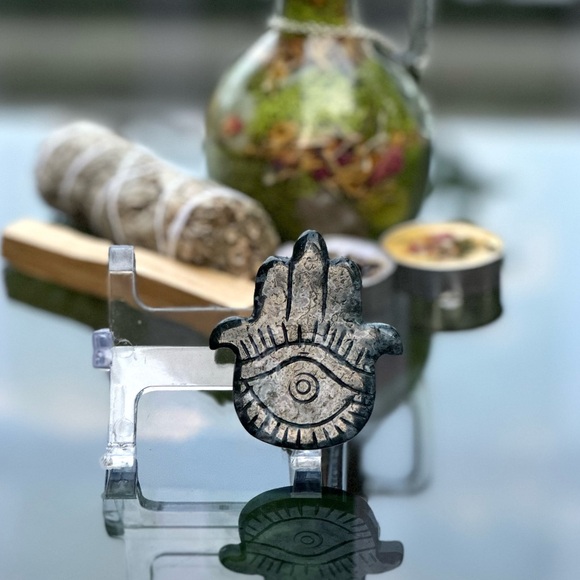 Mother Nature Other - Moss Agate Hamsa 🪬
